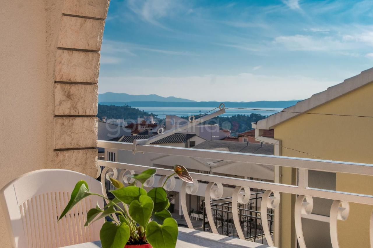 Apartment Quiet Area Rose Makarska